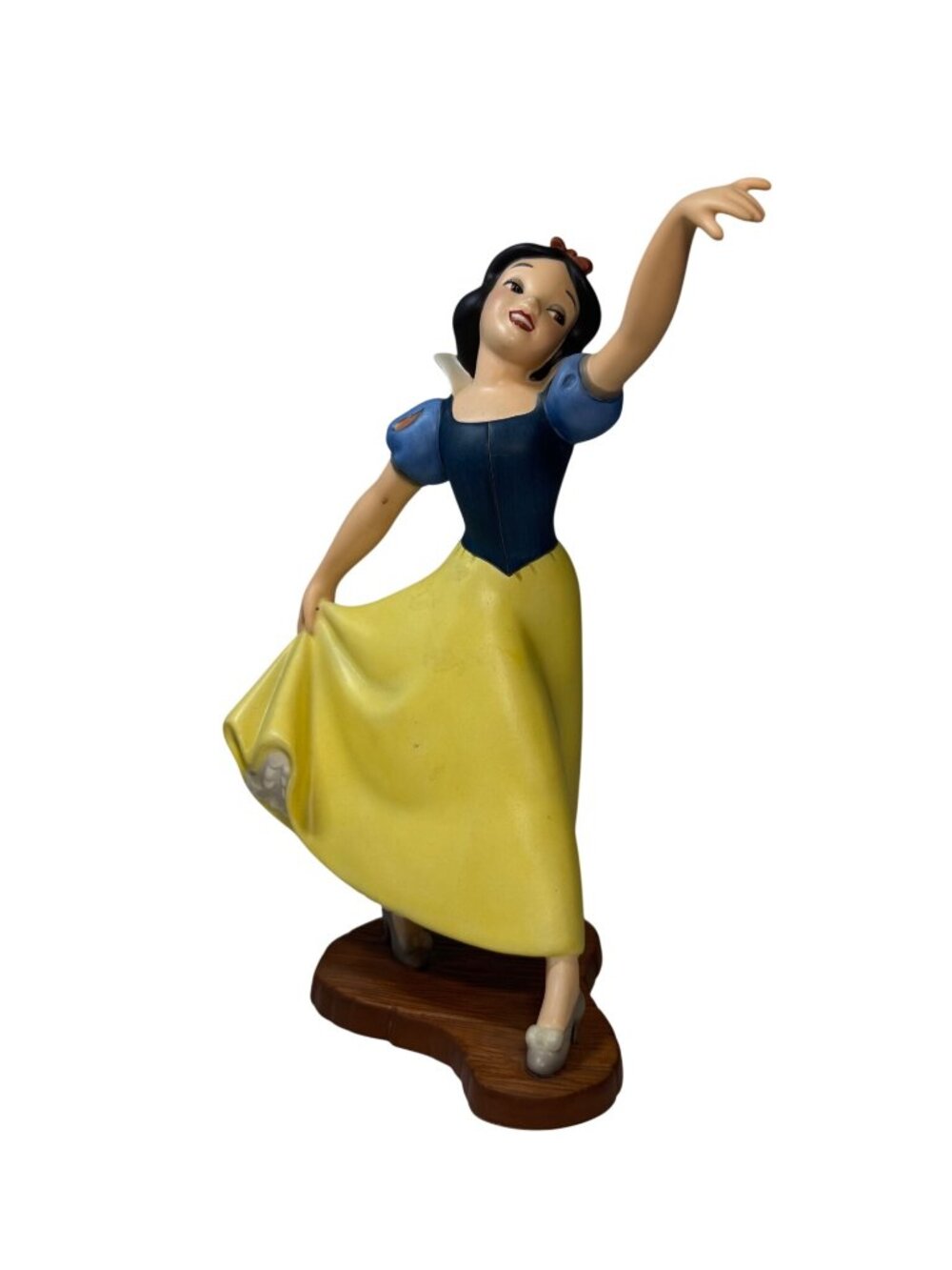 Snow White Figurine Disney Classics Collection "The Fairest One Of All" Handcraf